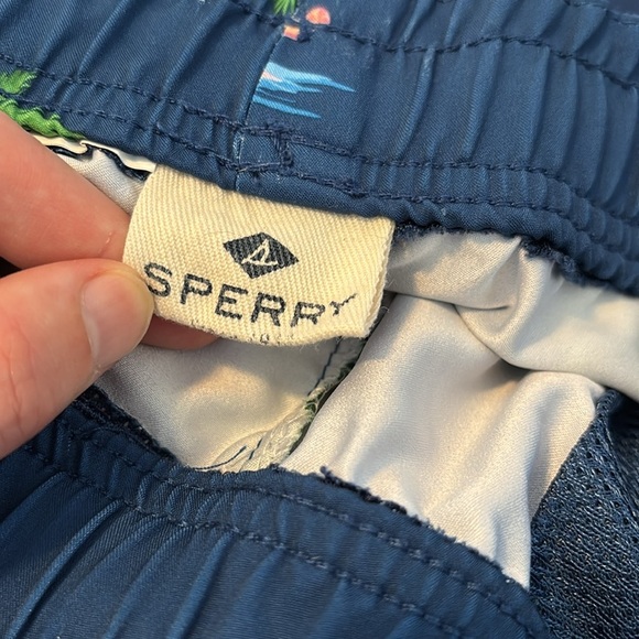 Sperry men’s blue tropical flamingo 5” inseam swim trunks size XL - Picture 6 of 6